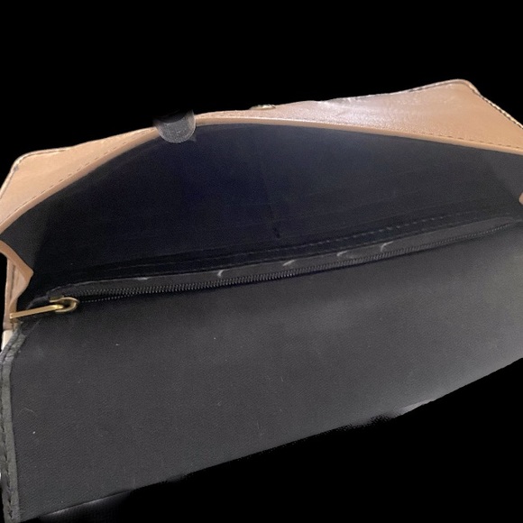 Vintage Fossil Crossbody Wallet - Picture 3 of 6